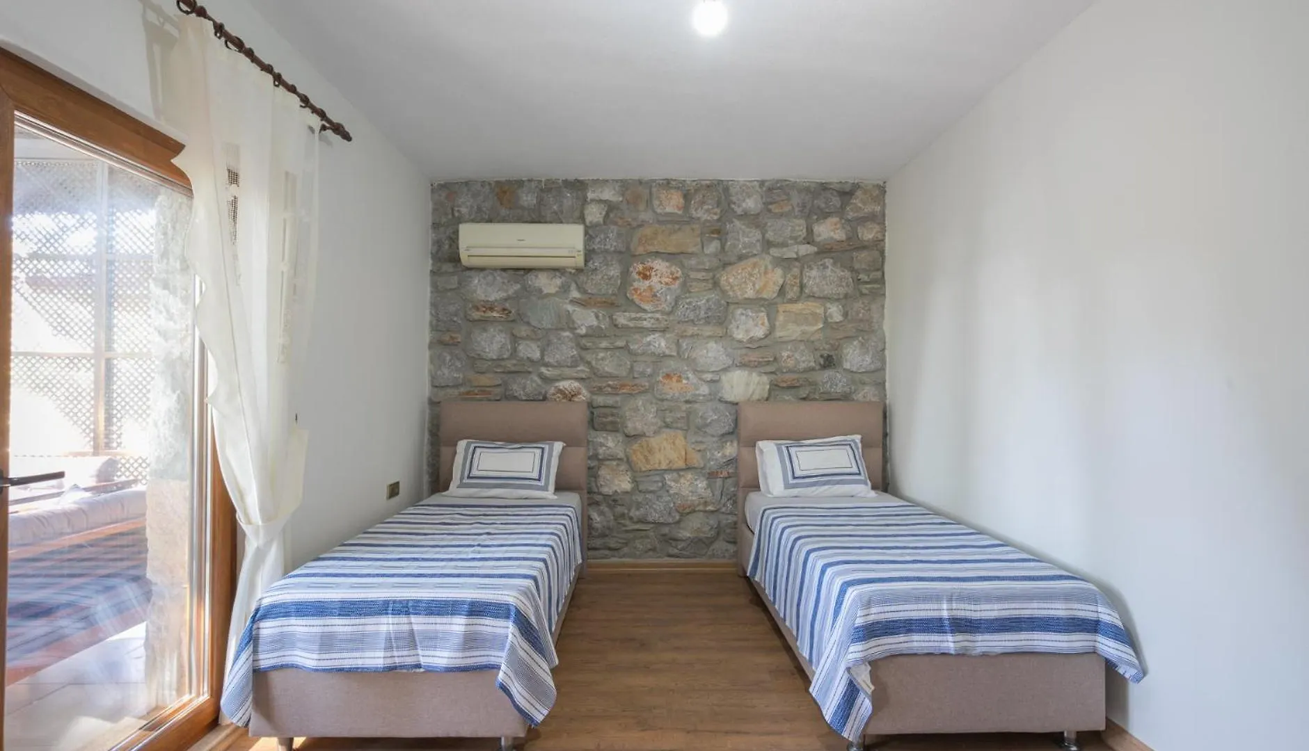 Villa Taskiran Hisaroenue Daily Weekly Rentals Marmaris Turkey