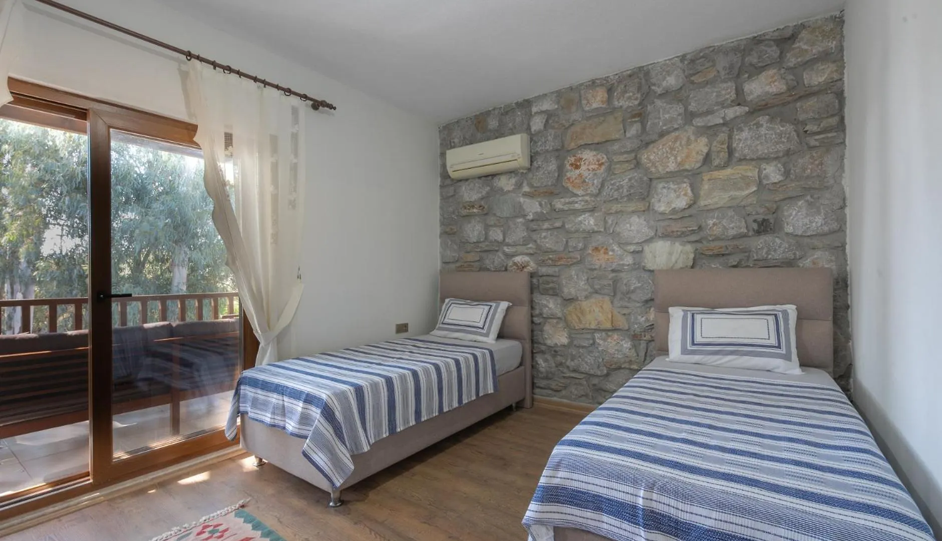 Villa Taskiran Hisaroenue Daily Weekly Rentals Marmaris Turkey